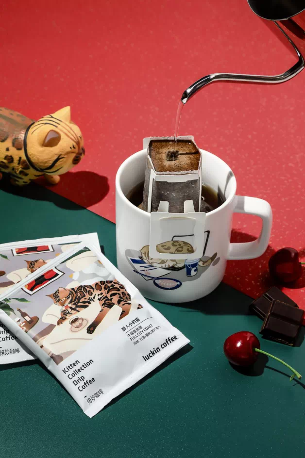 瑞幸咖啡与它的产品包装系列视觉体系创意 咖啡中的艺术家