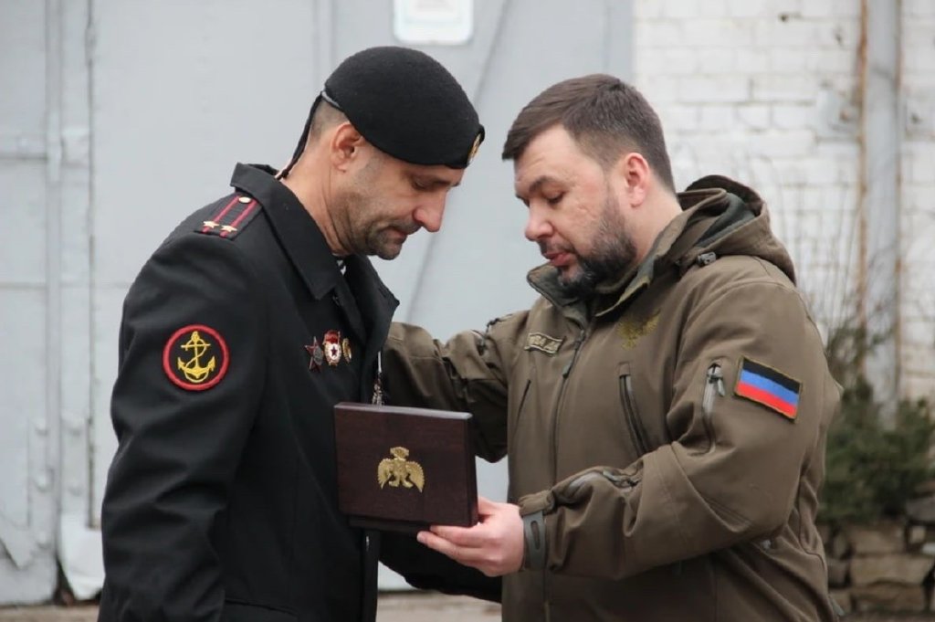 �����ӱ���Ӫ������ս����ı�����׽��棬�վ���׷�ڶ�����Ӣ��