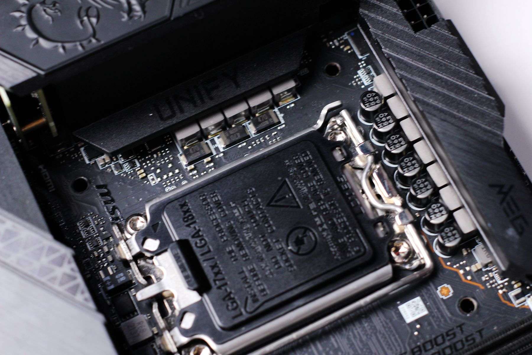 超豪华“小钢炮”！微星MEG Z690I UNIFY 主板评测 & 内存搭配推荐