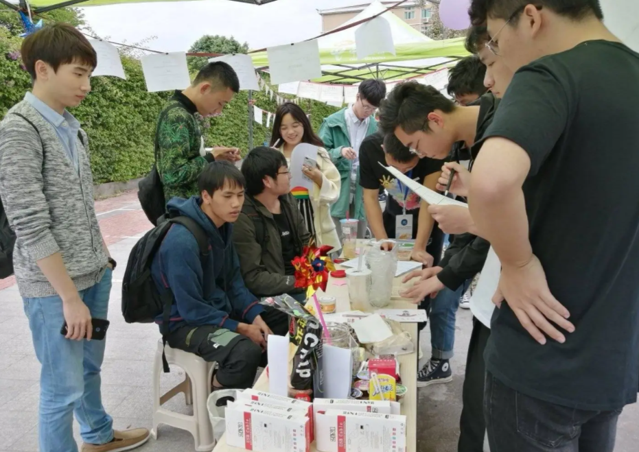 学姐告诉你，想要大学毕业比同学抢手，大学期间要为这4件事忙碌