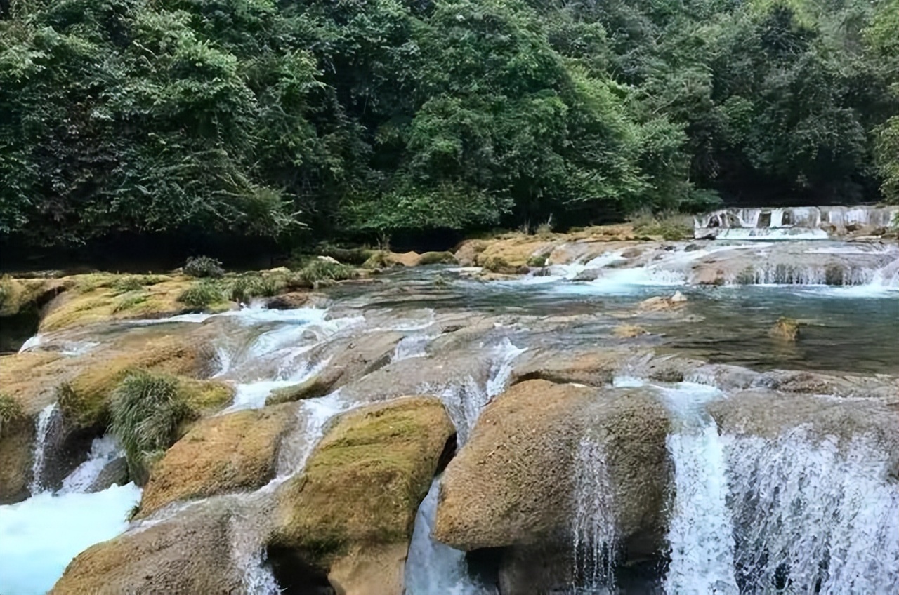 如果一生只有一次领略山河的机会，把它留给荔波小七孔吧