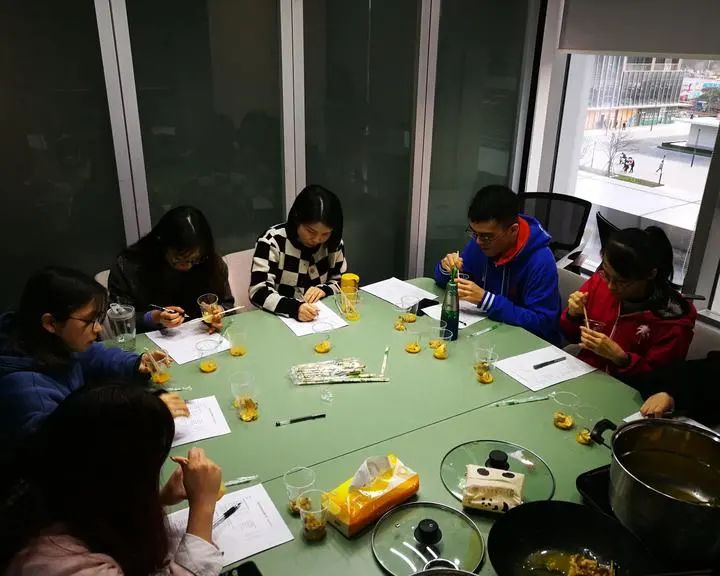 12款花胶鸡对比测评，这款料足鲜美，且肉厚Q弹