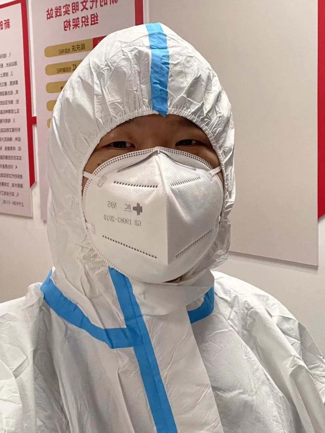 谁说站在光里的才算英雄