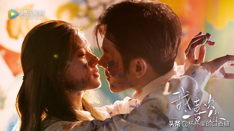 网推一集上瘾甜宠剧！《韫色过浓》首集就亲，《小确幸》23场吻戏