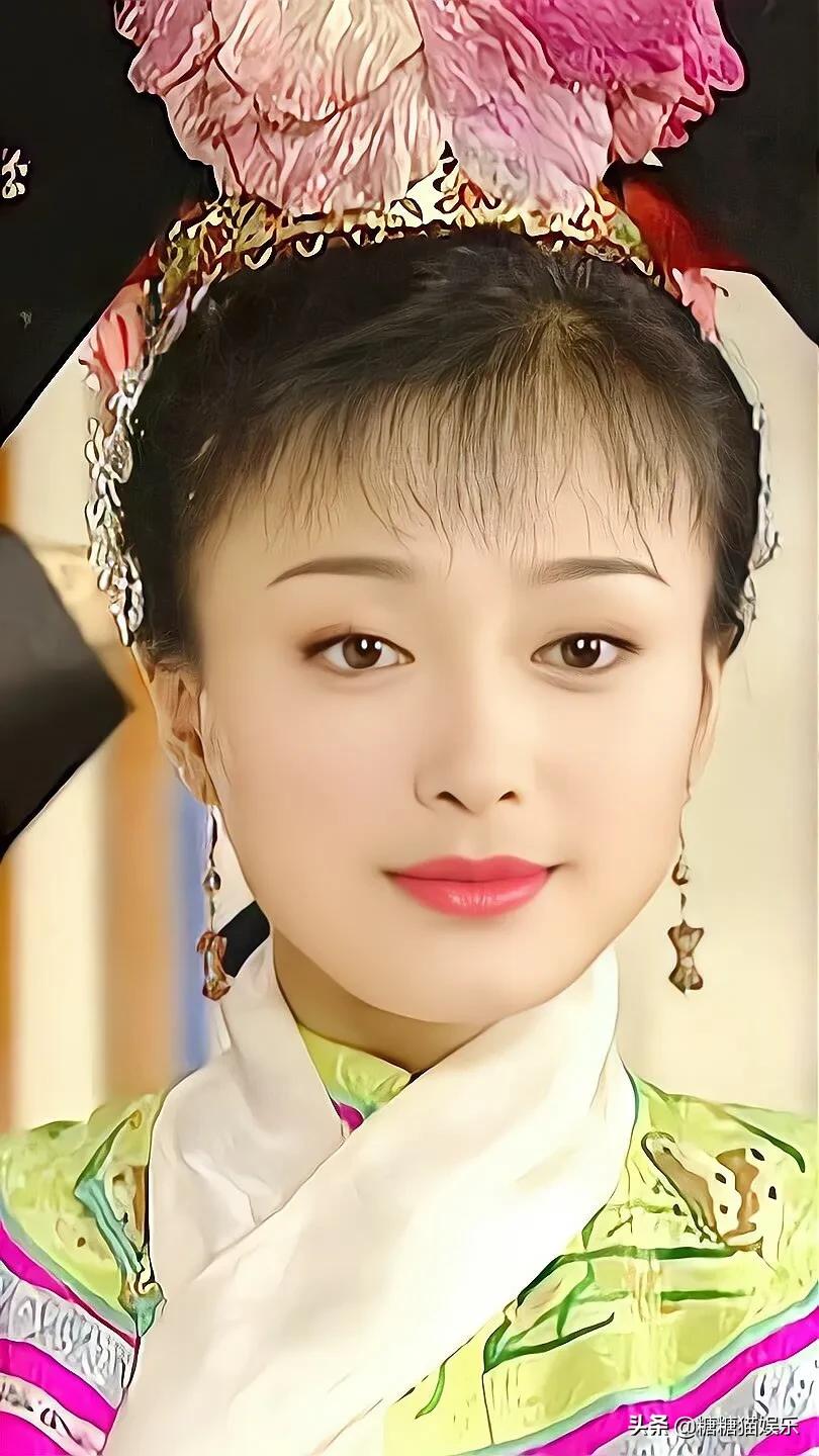 秦岚：气质高贵，明艳动人