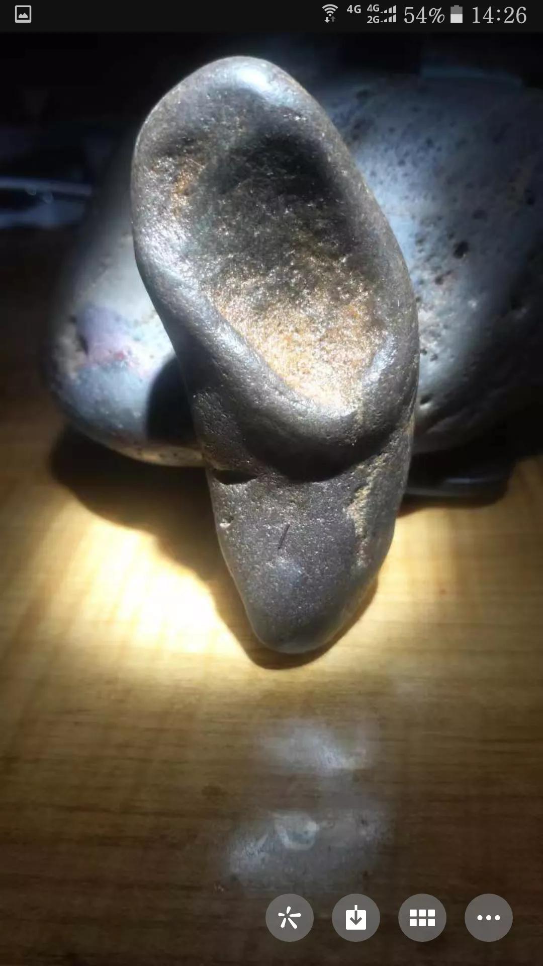 经过燃烧的克里普陨石，