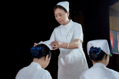 开创“中国第一”！广东这群女院士、女教授、女护士长，来自同所医学强校！