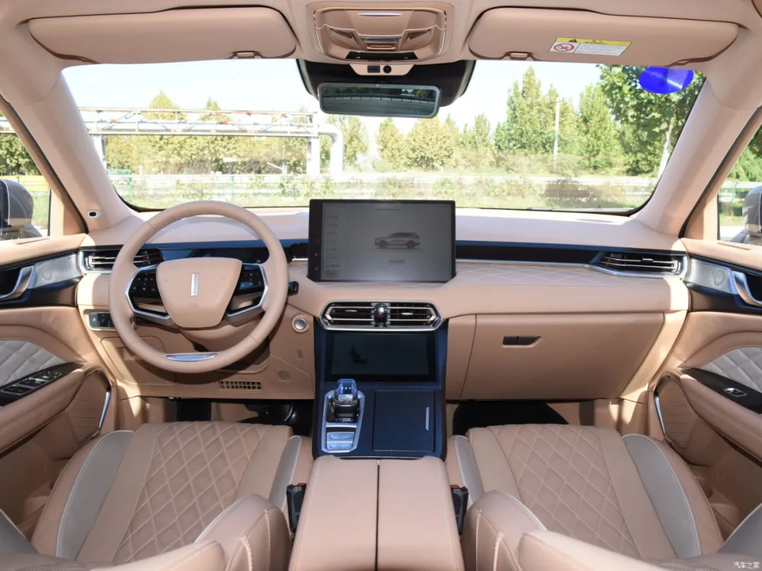 拿铁DHT:15.98万起售的SUV!油耗4.9L/100km!配置表现够越级