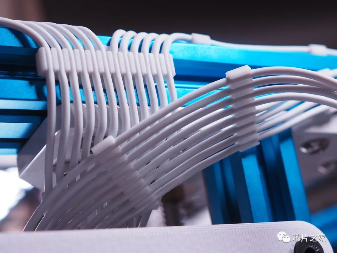 明明是同事，为何离职前要在可调电源上动手脚