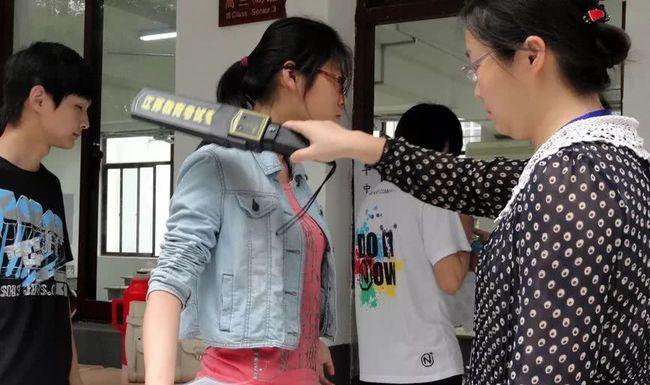 双胞胎参加高考，互换身份会不会被发现？官方自有妙招