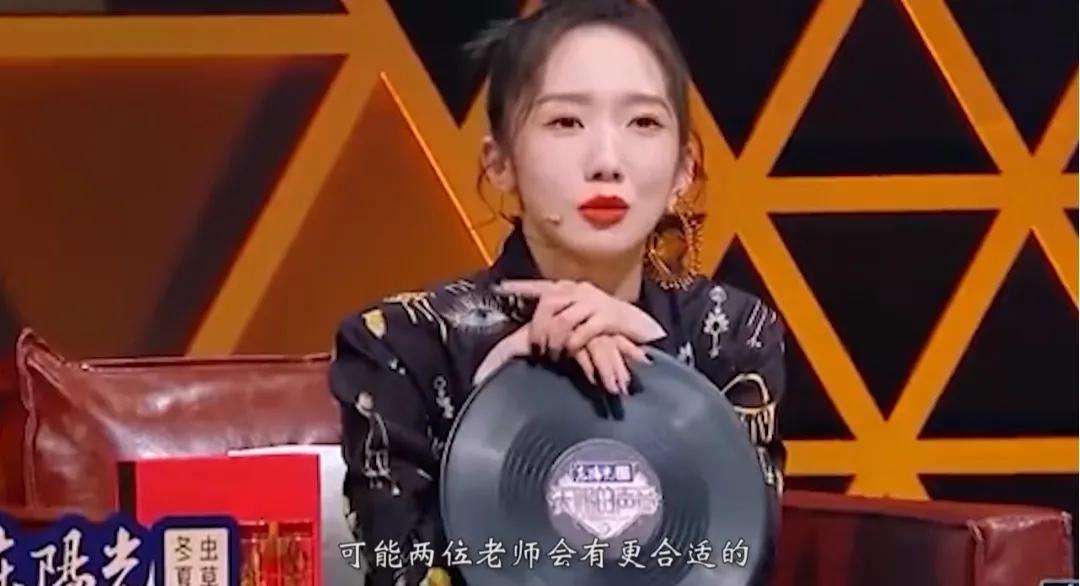 爆笑神评论：按照今年的菜价，这朵花不便宜吧！哈哈哈