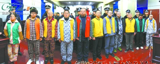三姐弟称霸思南11年：火烧教育局，强锁国土局，逼校长下跪
