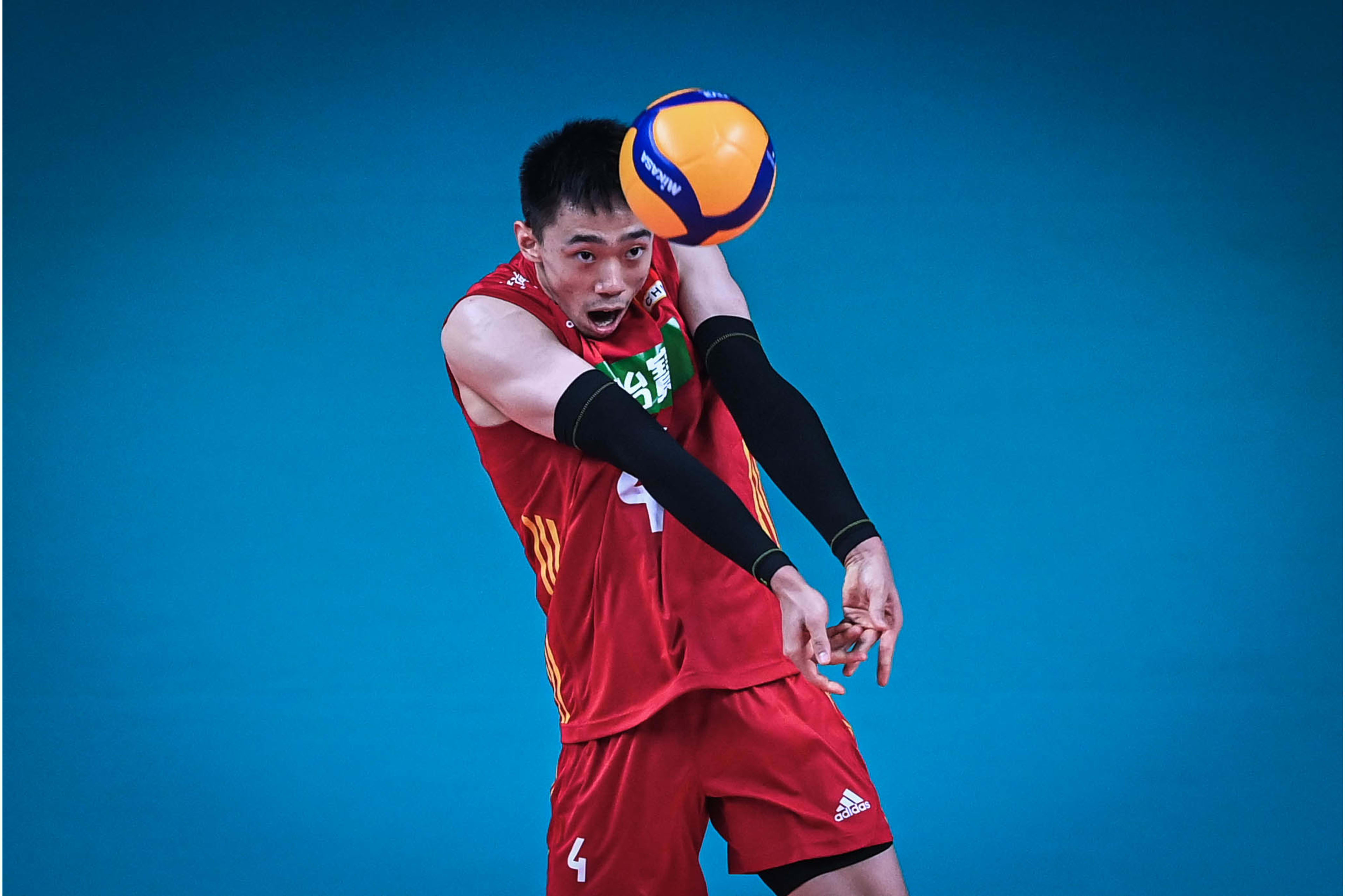 张景胤领衔首发，中国男排1比3不敌阿根廷，国家联赛战绩为2胜5负