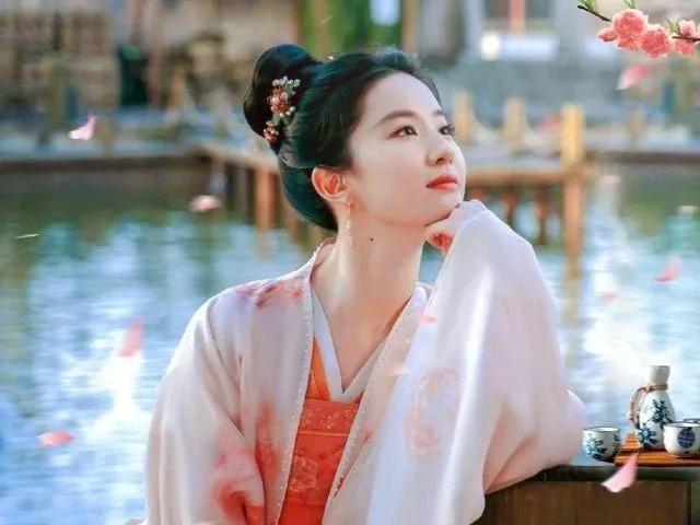 刘亦菲主演《梦华录》爆红，是人火还是剧火？