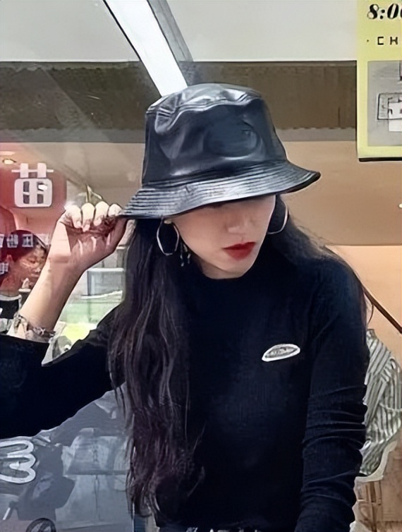 次次艳压00后小花，35岁的杨幂心机在哪儿？