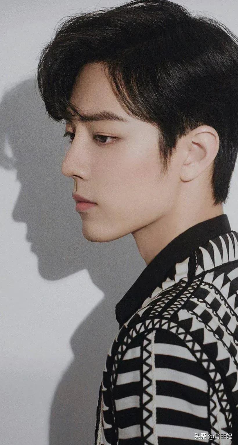 桃桃的一组生图,肖战的眼睛真好看,灵气逼人鲜花与少年绝配