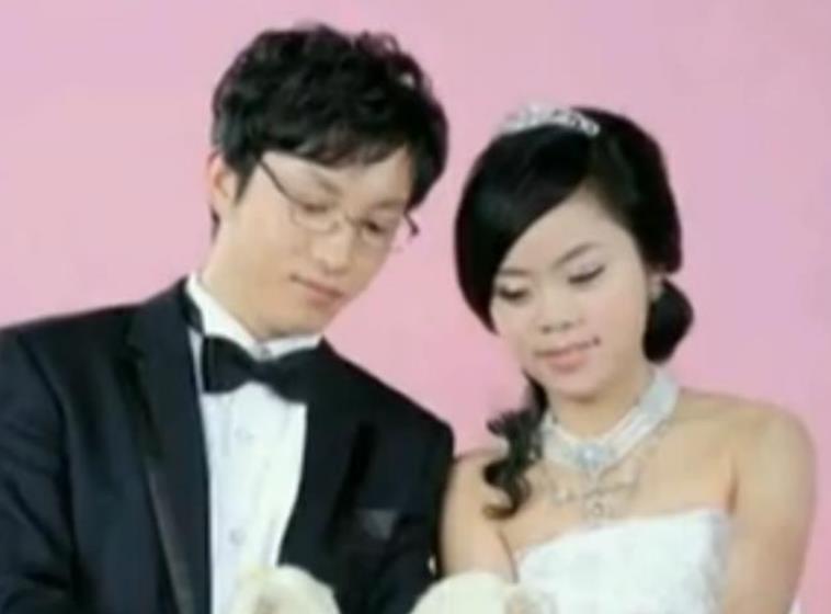 2016年，江苏一名小学生开车撞人逃逸被抓，母亲辩解：孩子还小