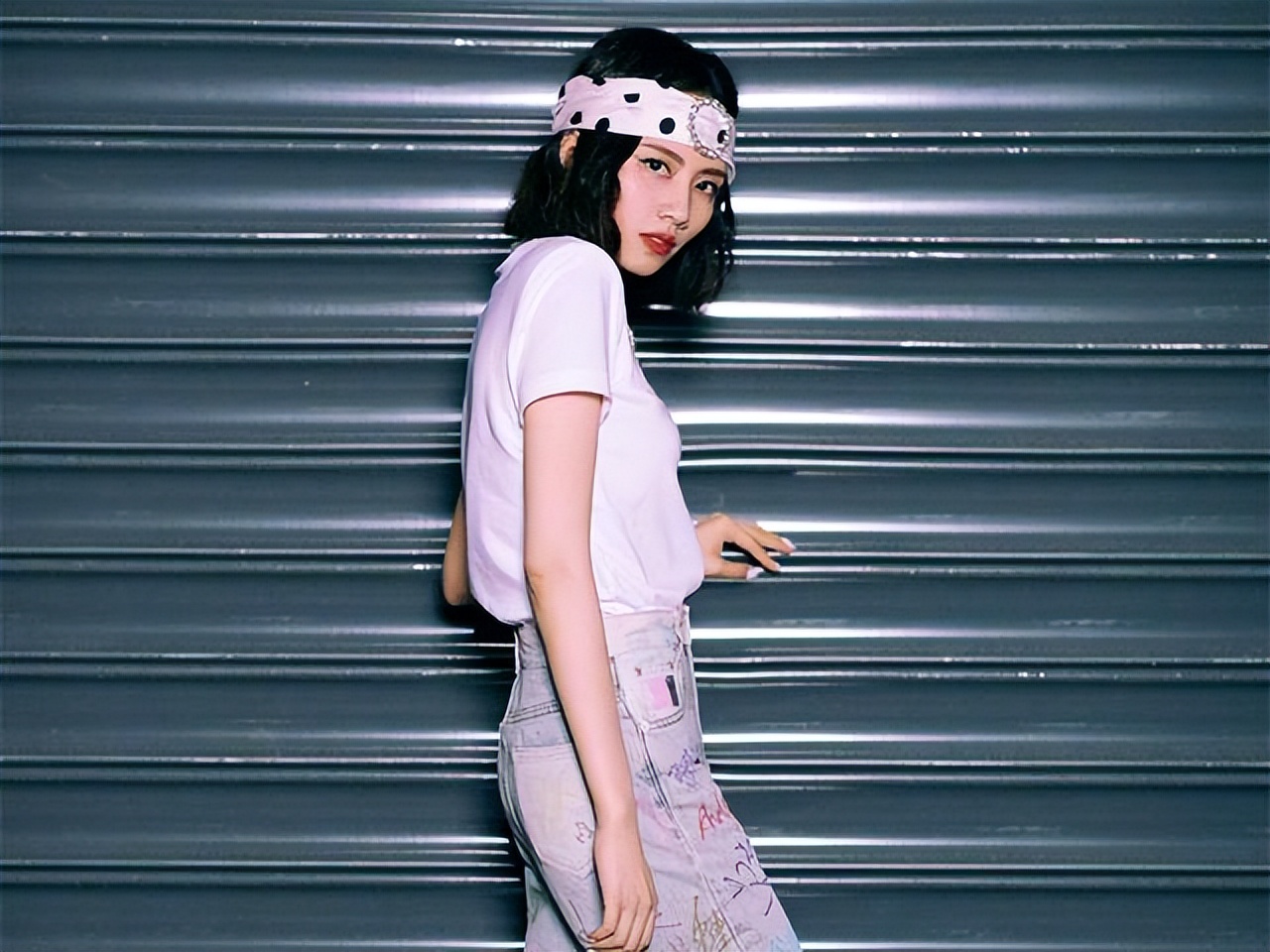 曾经郁可唯刘惜君的手下败将，以乐评人身份亮相《声生不息》