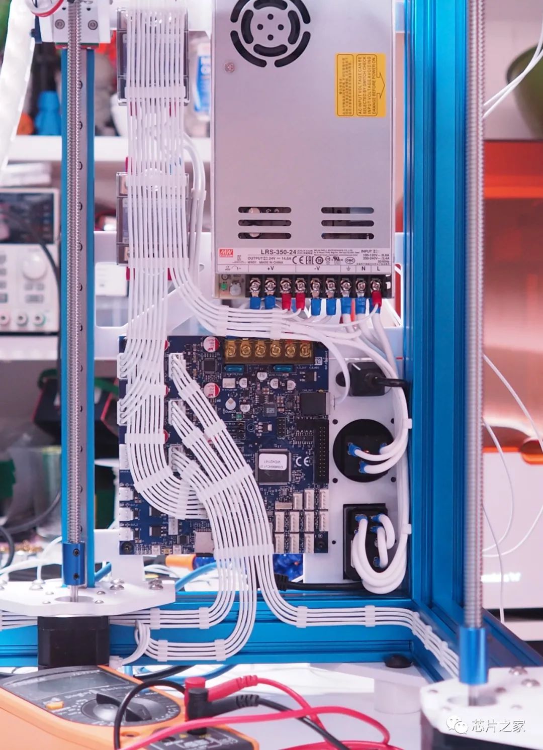 明明是同事，为何离职前要在可调电源上动手脚