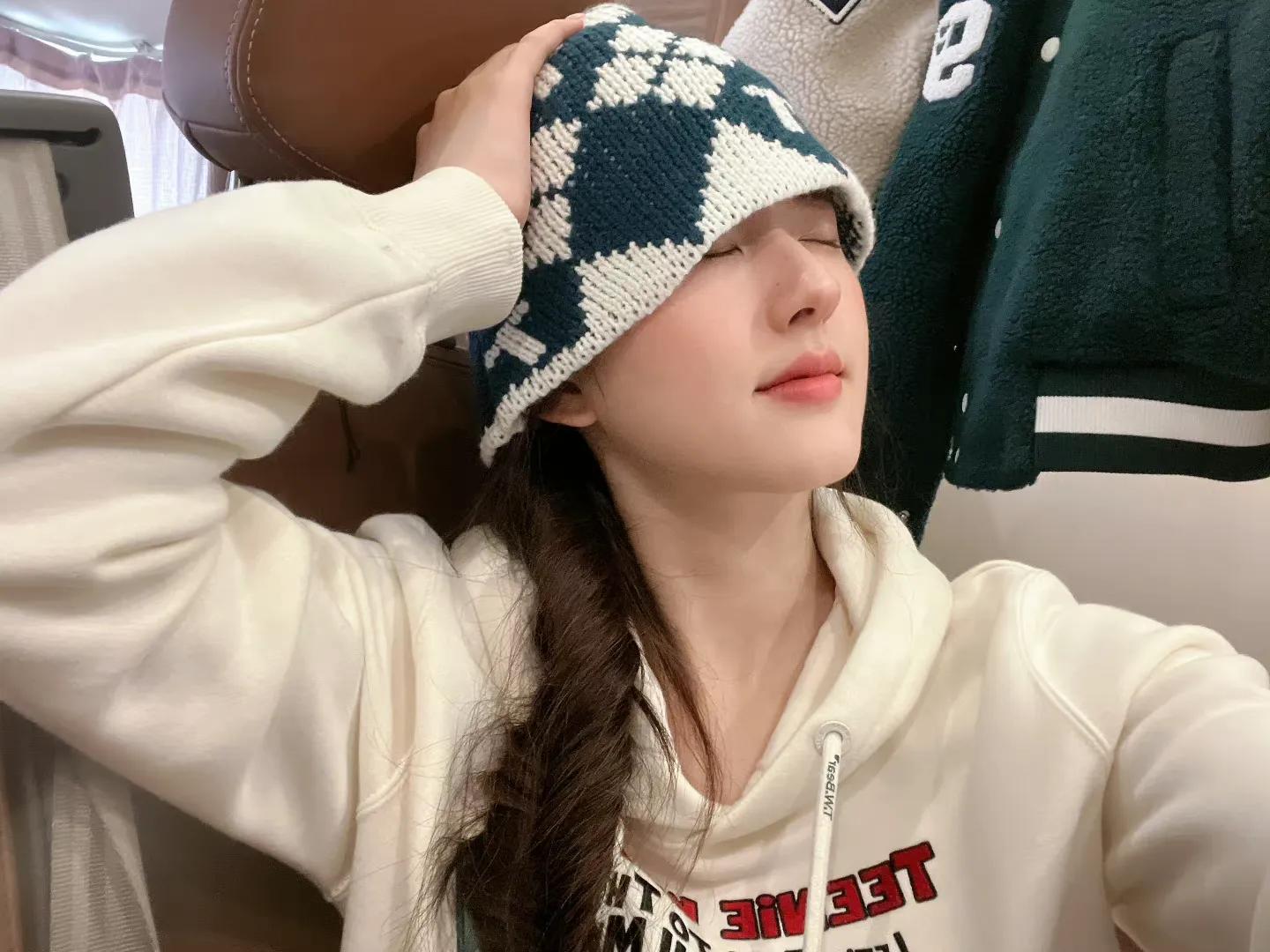 赵露思近期自拍照