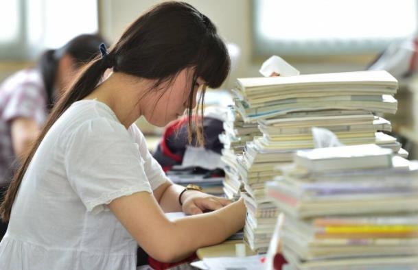 中考分流政策的实施，学习差的学生，究竟是上高中好还是职高好