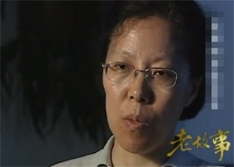 2002年女儿喊陌生男子爸爸，父亲接到男子电话：我看看咱俩有多像
