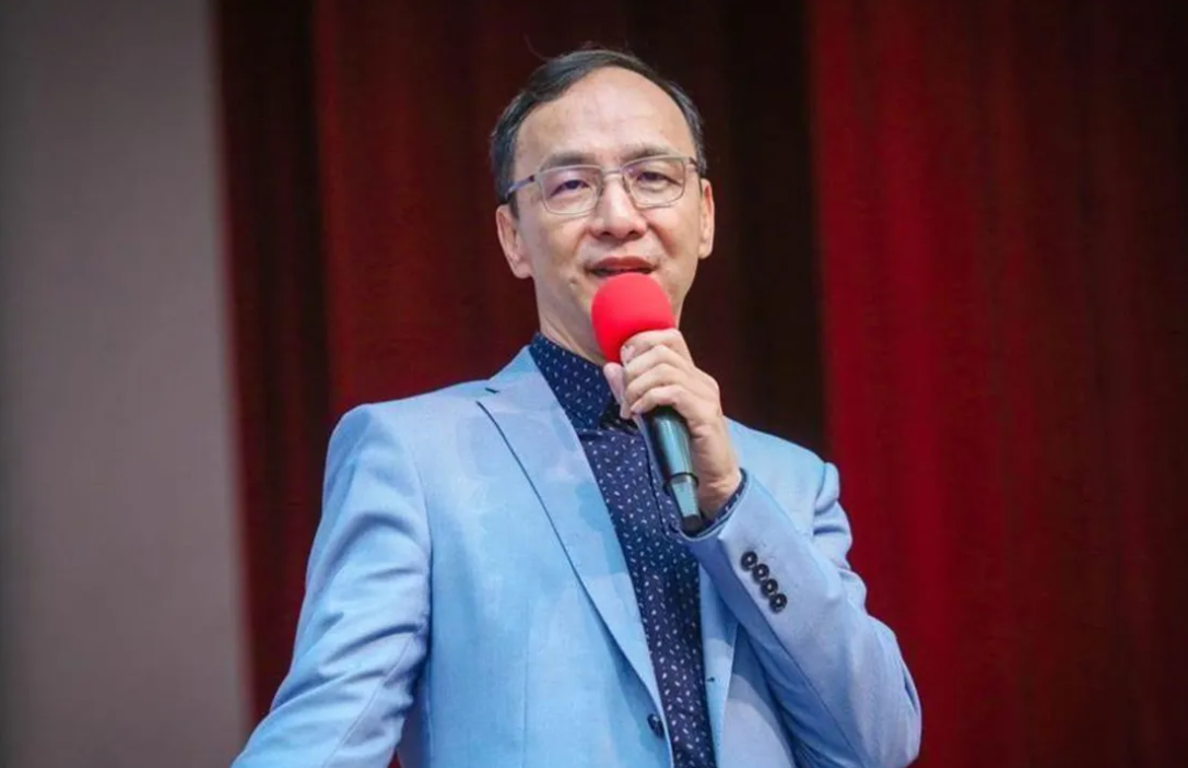 風向變了，島內政要赴陸促統，新黨表態，國民黨承諾反對“台獨”