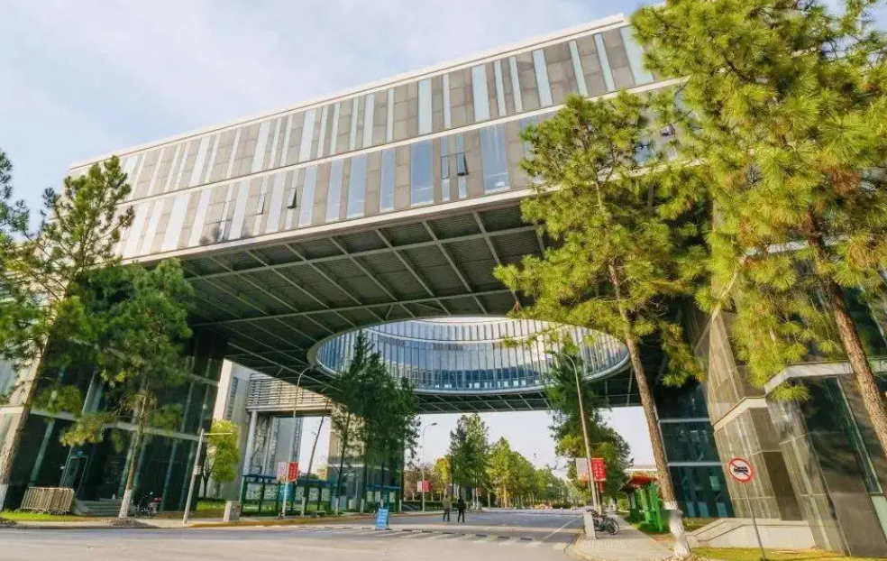 “土木工程”专业排名前13的大学，成功考上，未来端“铁饭碗”