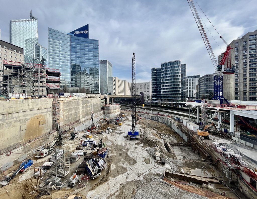 全球GDP前十强城市在建的超高建筑——纽约深圳以超级摩天楼引领