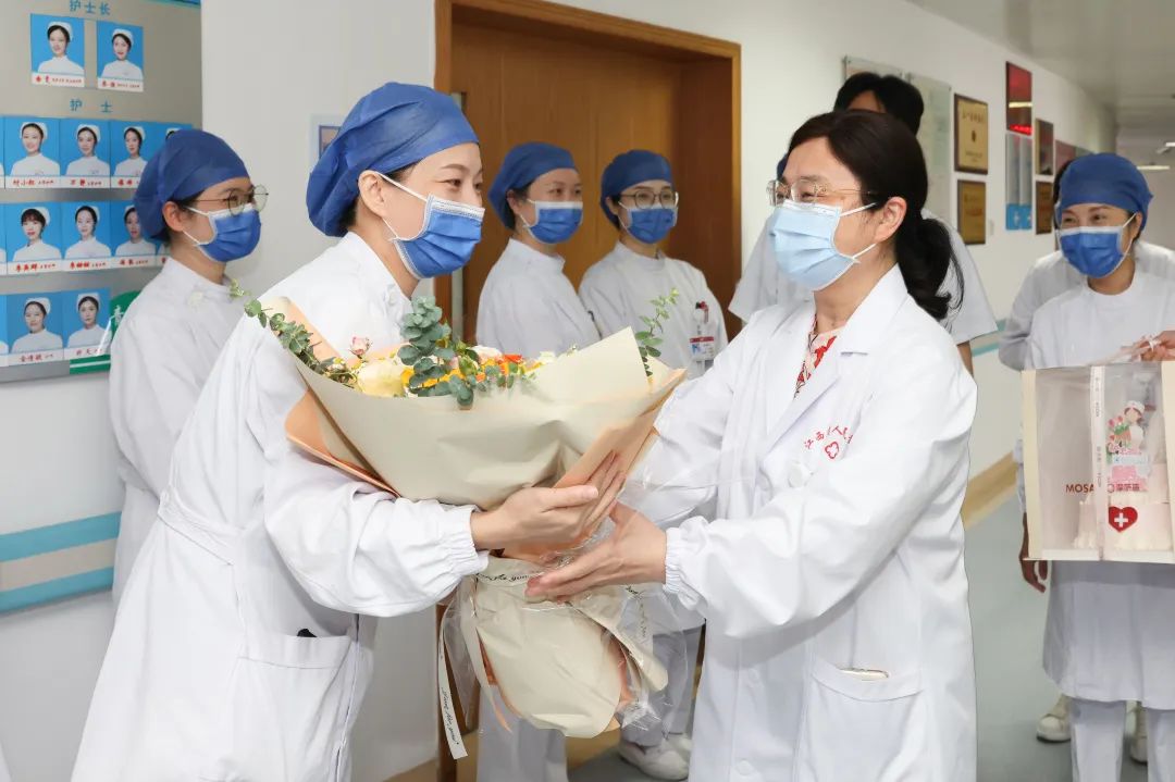护士节前夕，江西省人民医院领导走访慰问一线护理工作者
