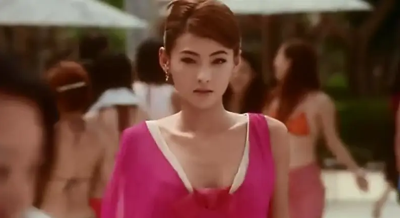 明明是美女，但为演戏都豁出去了！这10个女星的造型，个个辣眼睛