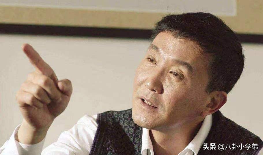 “冻龄男神”都是假的！脸肿僵硬、笑不出来，不服老是真的不行