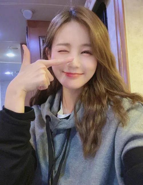 李一桐，甜美像极了初恋