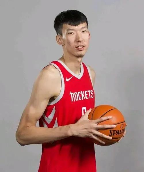 nba和cba哪个难进(中国球员进入NBA有多难？曾凡博相比余嘉豪和张镇麟更有希望)