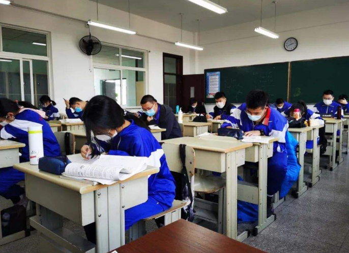 辽宁联考成绩出炉，大连24中占榜首，沈阳有4所中学成功上榜