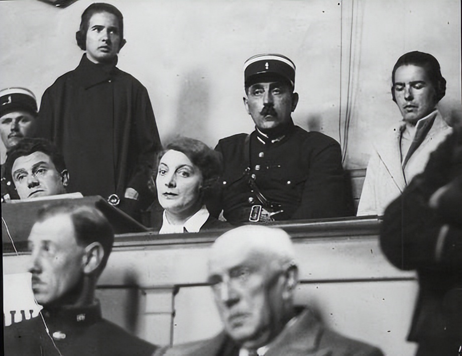 震动法国！女佣姐妹血腥狂欢、虐杀雇主一家，却被崇拜是正义化身