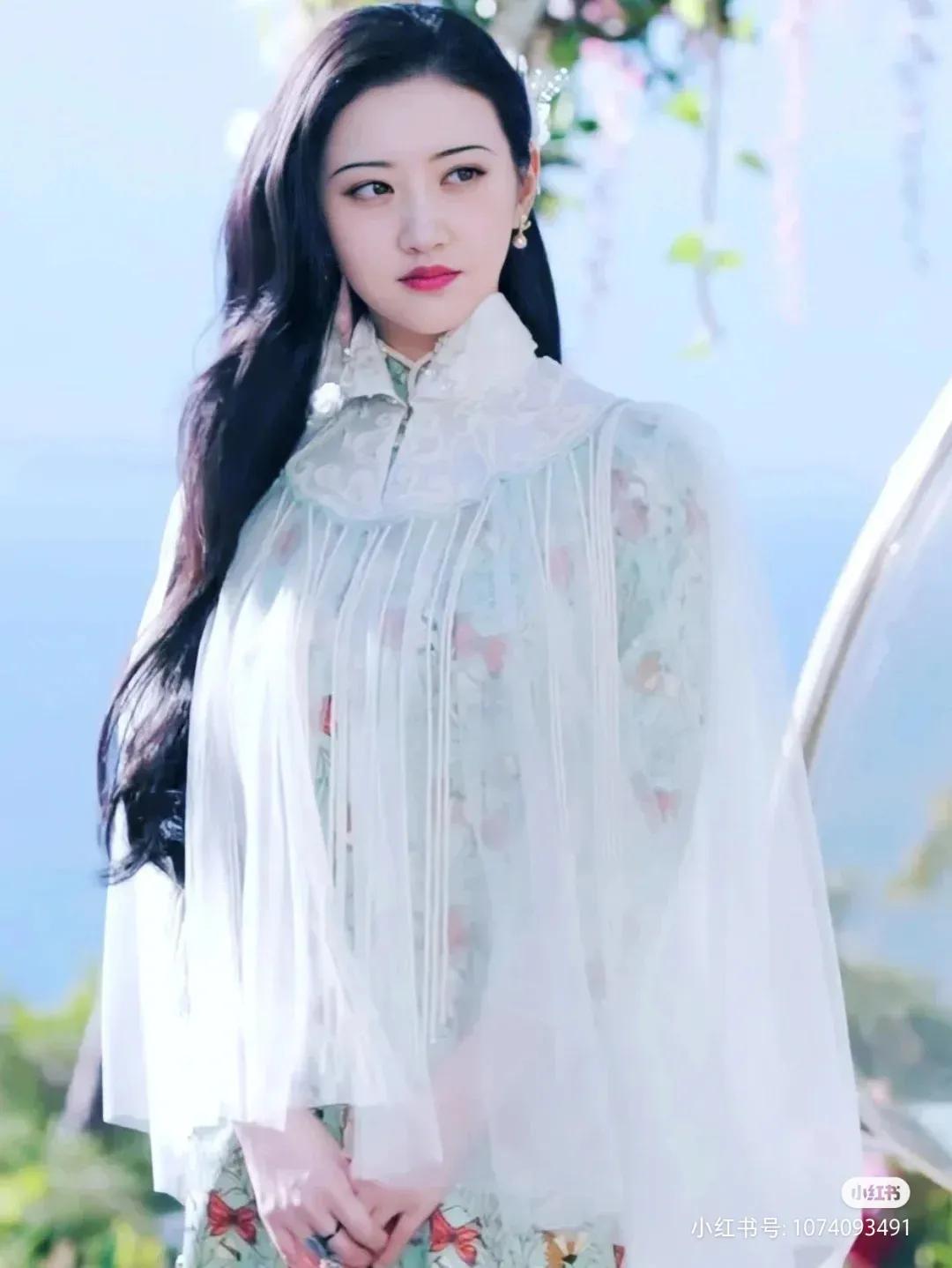 景甜｜早期清纯白富美 如今人间富贵花