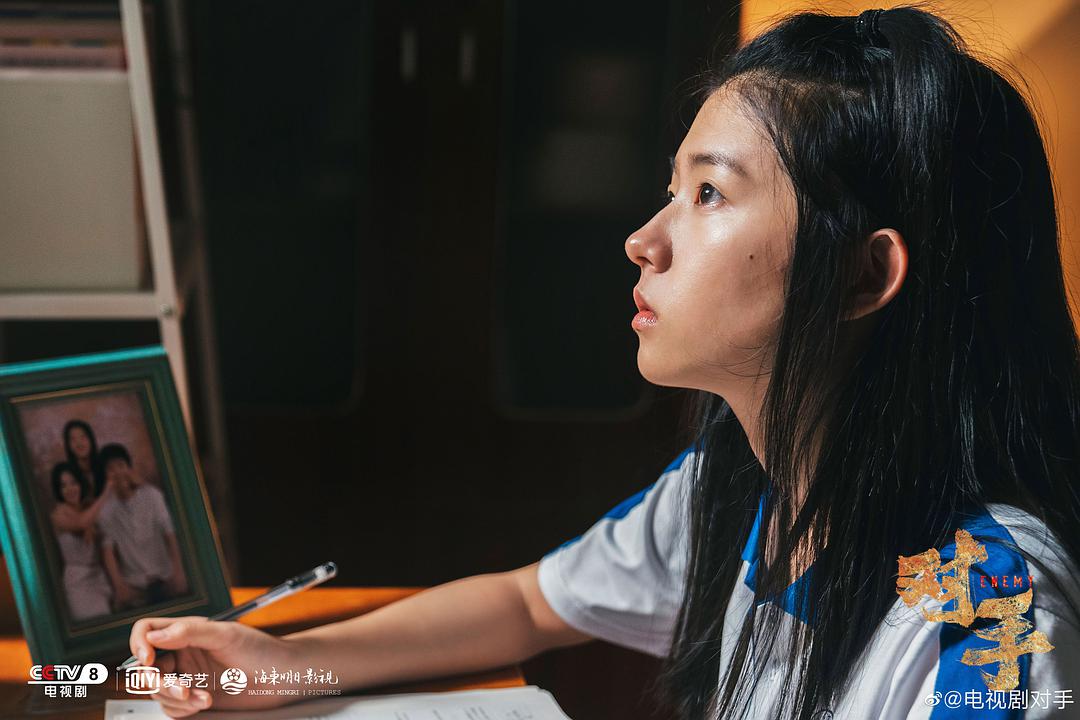 Spy War Drama“Young”今晚，Guo Jingfei Tanzhuods向他的手添加了，和观众：刘云龙有另一方