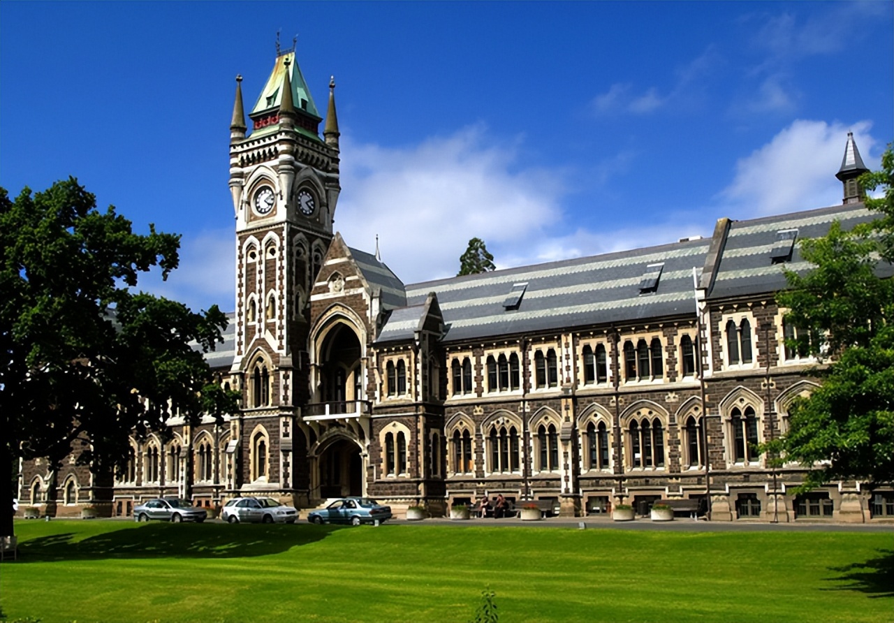 2022世界大学排名更新，哈佛稳坐第一把交椅，清华挺进了前30强