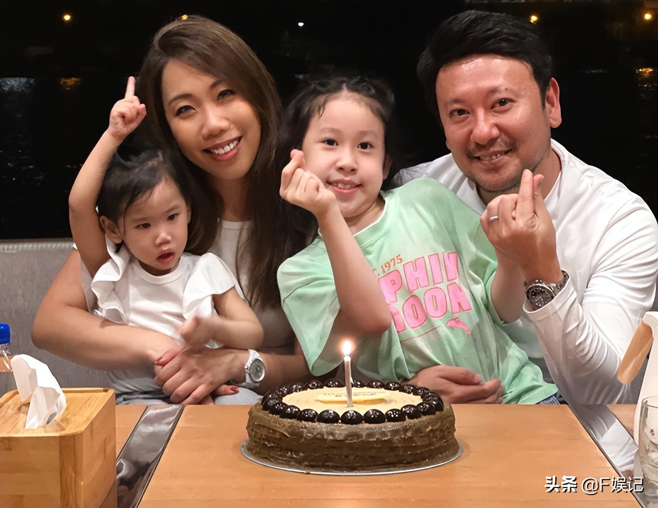 TVB男艺人林子善携太太家人为太太庆生 对待岳父岳母一样很孝顺