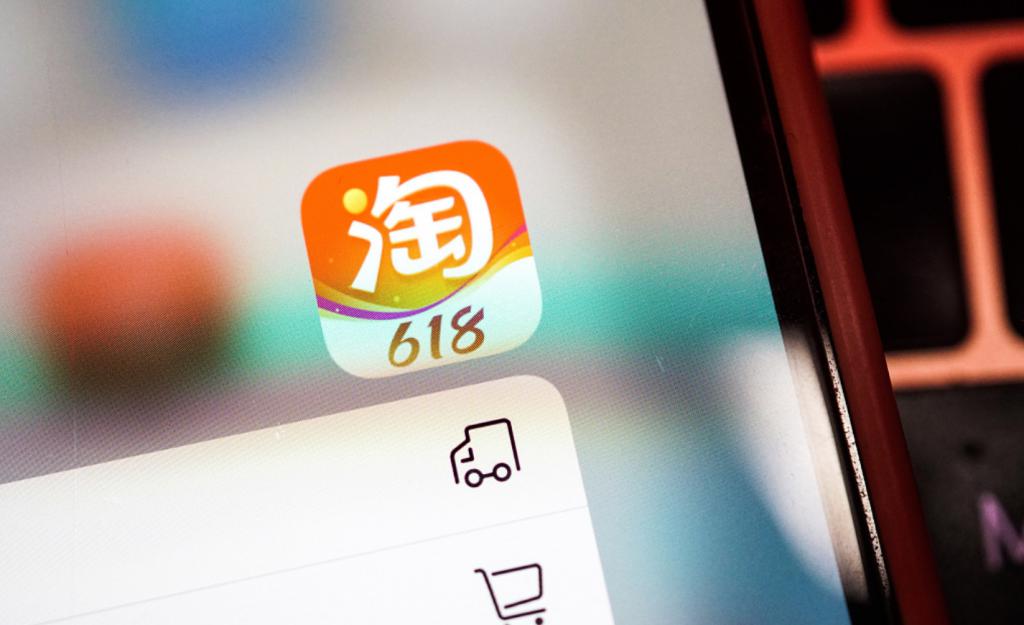 大半个互联网，都在“追杀”小红书