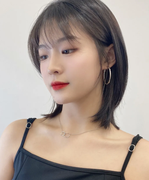 女人过了四十岁，做发型千万别踩这五种“雷”，显老又显土气