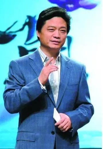 2018年，范冰冰如日中天，瞬间被崔永元射落，至今复出无望