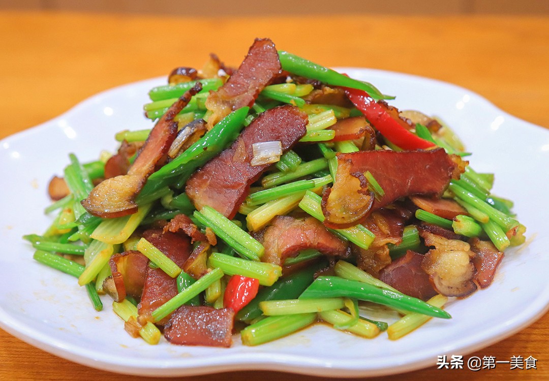 芹菜配什么菜最好吃,教你6种不同做法,清脆入味,顿顿吃光盘