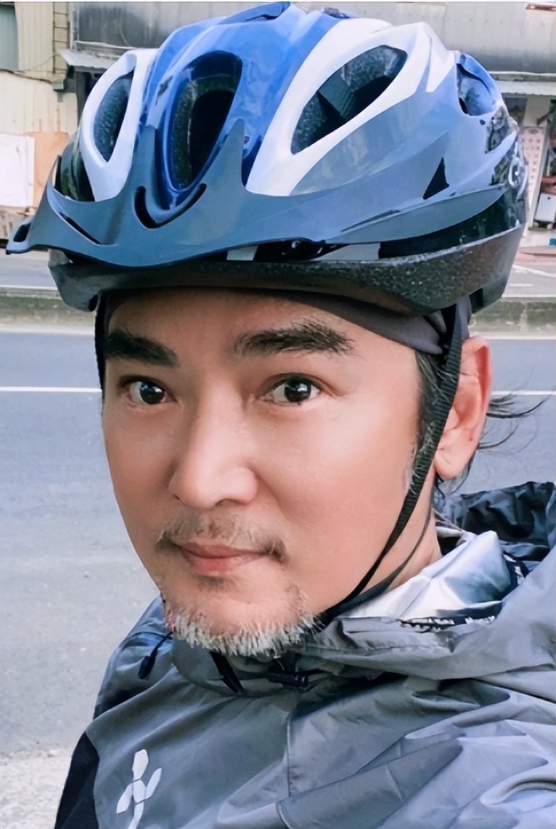 琼瑶男神今昔对比：苏有朋网传参加《哥哥2》，焦恩俊变街边大爷