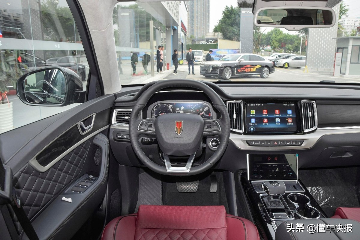 定位中大型SUV，3.0T车型配空气悬架，2022款红旗HS7选购建议