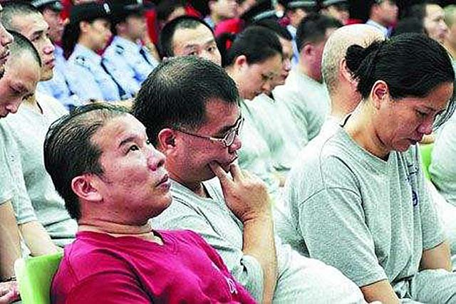 05年审判陈毅锋时欲抹黑执法部门，声称遭受私刑：被吊了15个小时