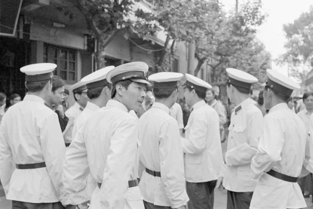 1981年，河南1 动物园2只老虎被害，警察凭1条绿腰带锁定屠虎凶犯
