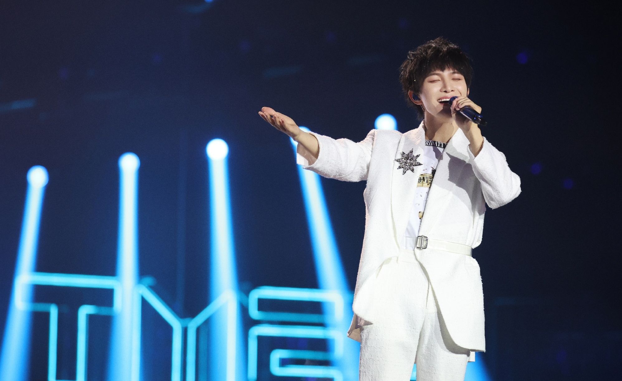 央视网络春晚官宣阵容，又见周深，他到底算不算“娘”？