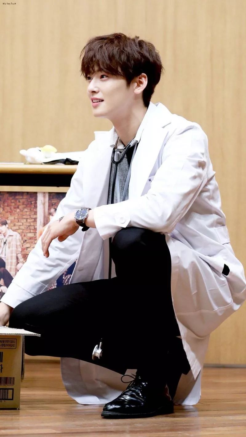 精选男明星壁纸合集｜秦霄贤｜白敬亭｜胡歌｜车银优｜陈立农